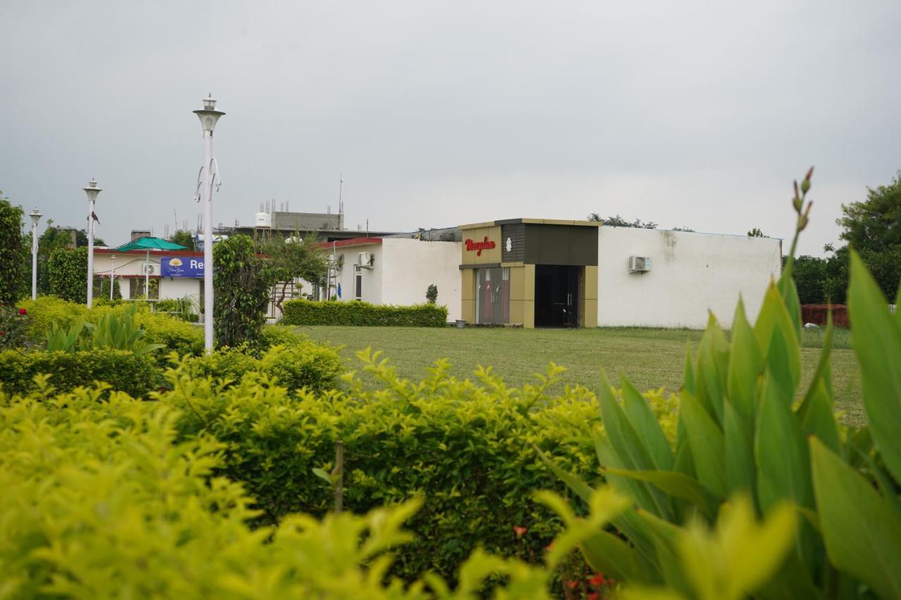 Farm Green View Resort Orchha Exterior photo